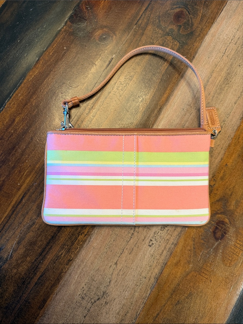 Coach Signature Hampton Stripped Wrislet. Barely used, minimal signs of wear - Picture 4 of 9